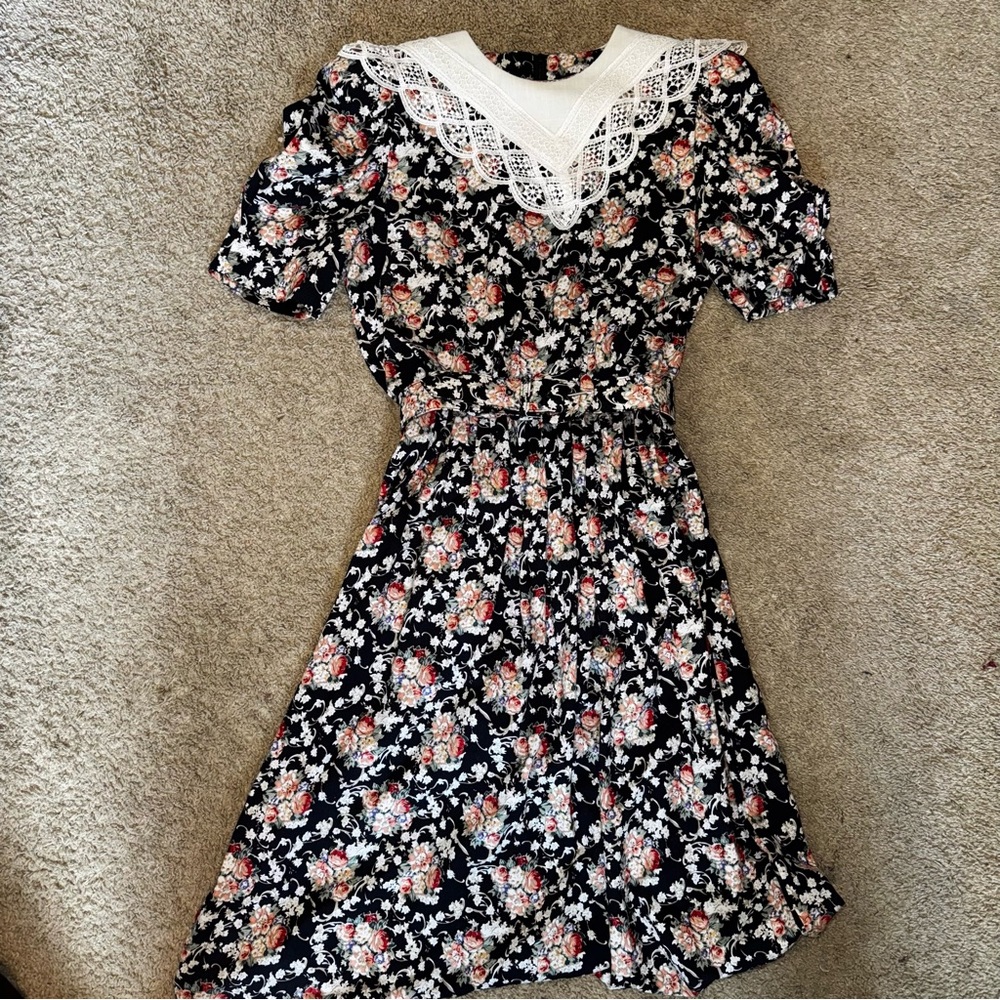 Vintage 80s Black Floral Lace Collared Belted‎ Dress USA Cottage Core Size 6